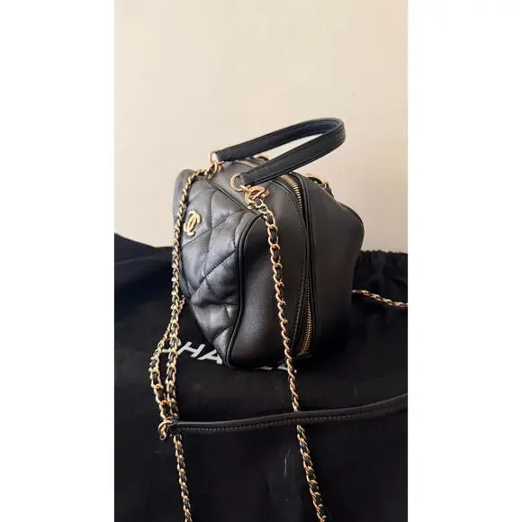 CHANEL BLACK QUILTED BOWLING CHAIN BAG - Picture 4 of 16